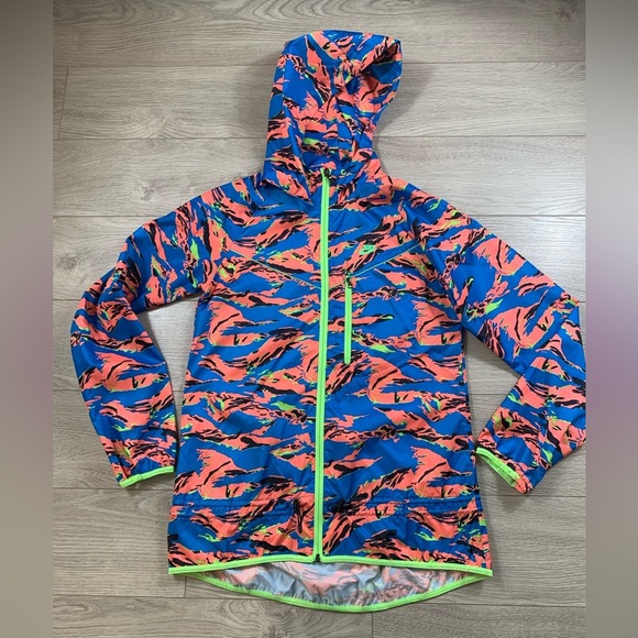 Nike Women's Packable Camouflage Trail Running Jacket - Picture 4 of 13